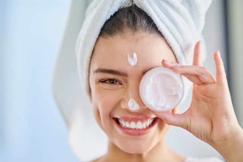 Tips for Using Skin Care Cosmetics in a Safe Manner